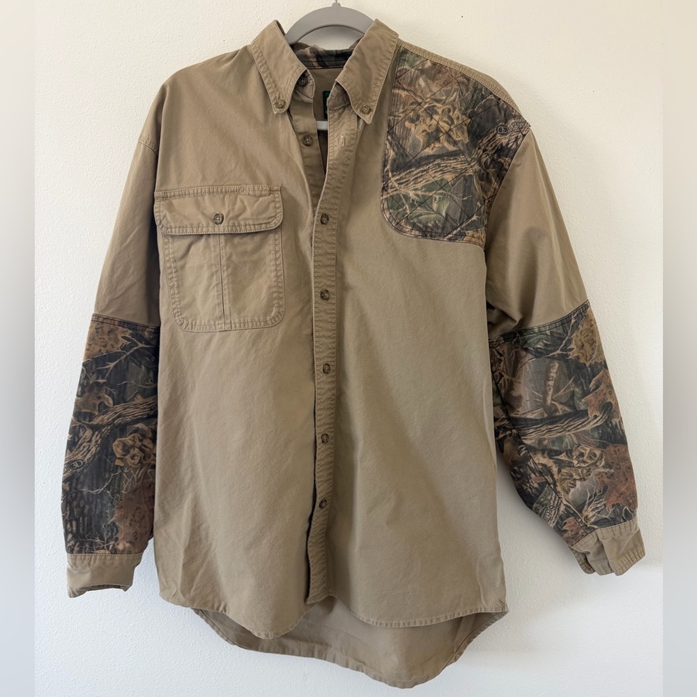 VINTAGE Cabela’s Gorpcore utility Hunting Button Down Shirt Camo Patches medium